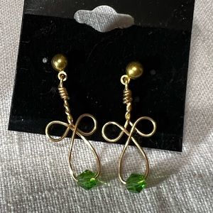 New mini twisted green crystal earrings